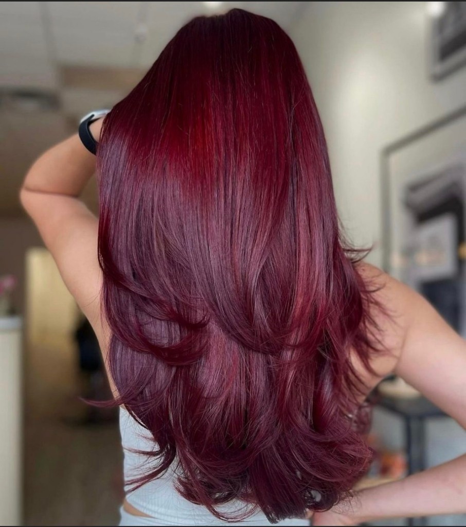 MODEL 4 — CURLY MODEL — This is the color reference 3