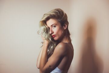 Kara Lyne Szabadi — hair model in Los Angeles, CA