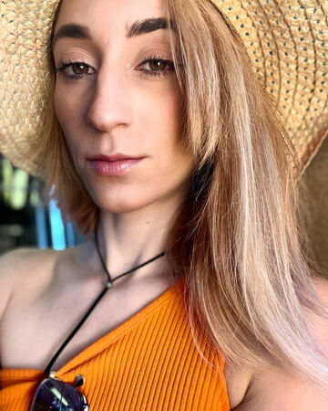 Paullette — hair model in New York, NY