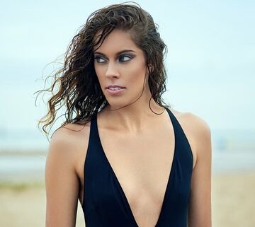 Jenna Salak — hair model in Evanston, IL