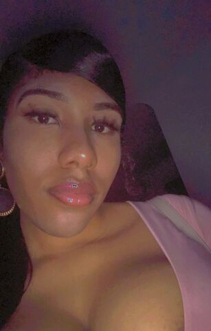 Ebonie Truss — hair model in Chicago, IL