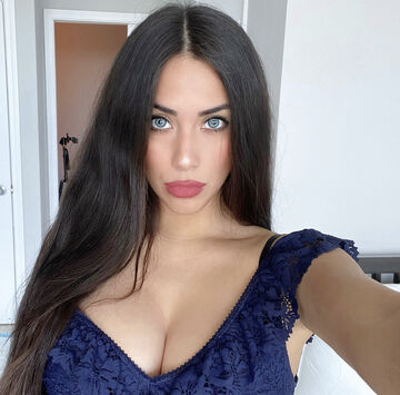 Thalia Velasquez — hair model in Miami, FL
