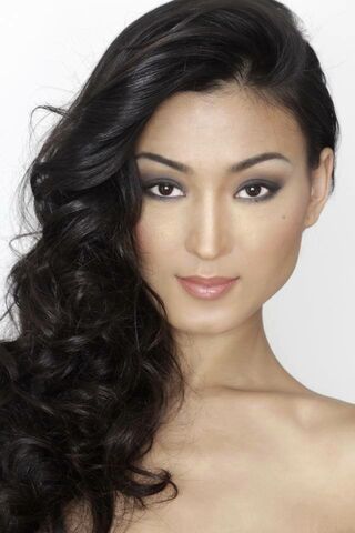 Nomi — hair model in New York, NY