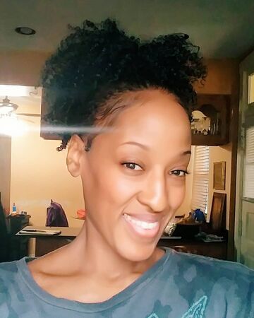 Monika L. Simmons — hair model in Chicago, IL