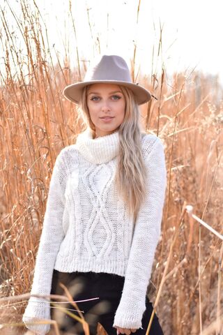 Justina Psemeneckaite — hair model in Chicago, IL