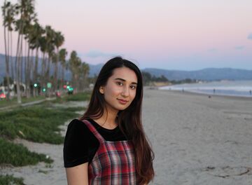 Dhara Mehta — hair model in Chicago, IL