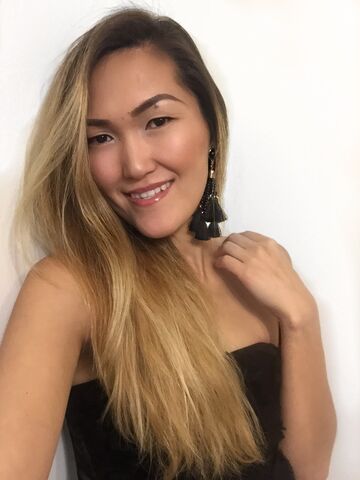 ariunaa chinbat — hair model in Chicago, IL