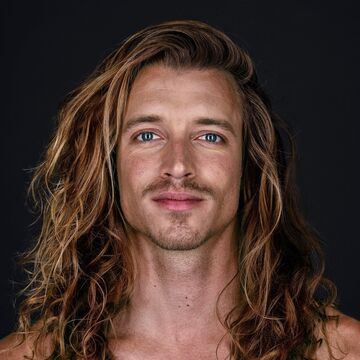 Lee Gill — hair model in Los Angeles, CA