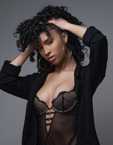 Yuliffer castellanos — hair model in Paterson, NJ