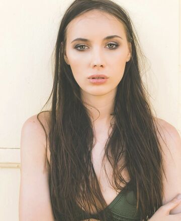 Alexa Messer — hair model in Brooklyn, NY