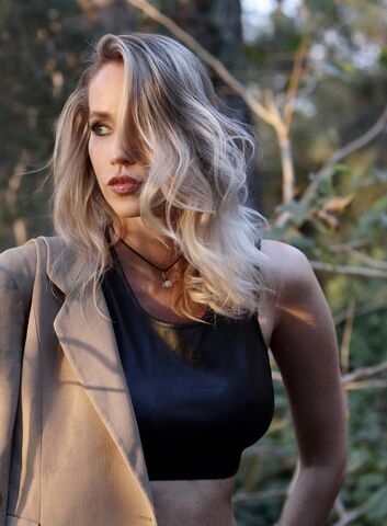 Isani Griffith — hair model in Los Angeles, CA