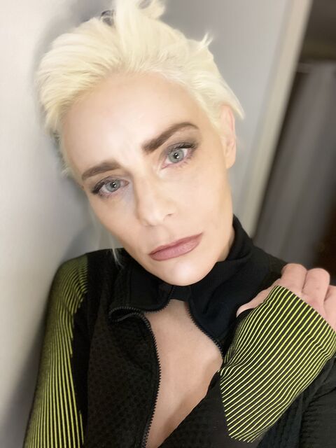 Laura M Corbin